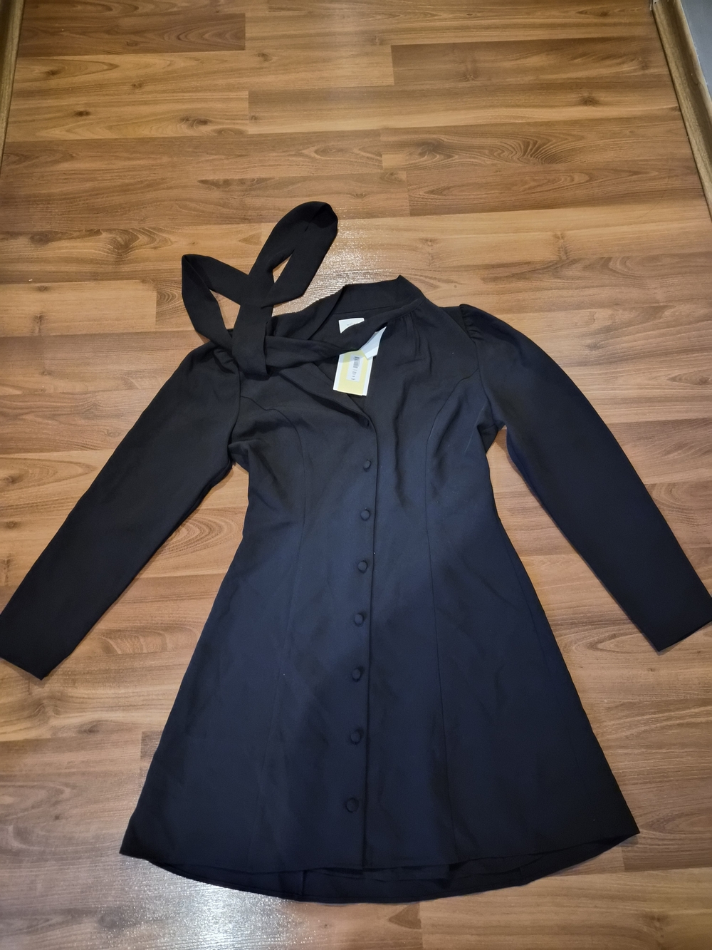 Aritzia Wilfred Bambi Dress With Neck Tie